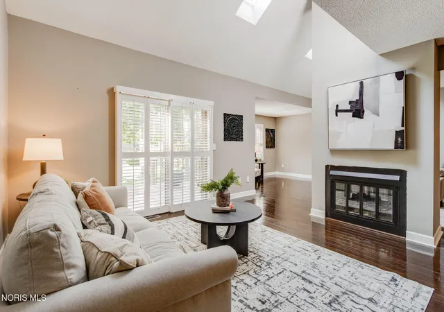 Listing Photo 3 - Condo for sale in building located at 70 N Harbors End Dr, Port Clinton, OH 43452