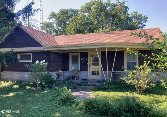 1st image of 5815 Carnation Dr, Toledo, OH 43615 | MLS# 10011350