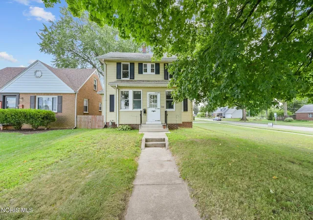 1st image of 3004 Starr Ave, Oregon, OH 43616 | MLS# 10011290