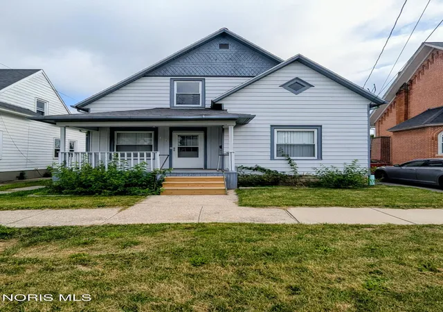 Photo 1 of Single family home for sale at 207 W Lawrence St, Montpelier, OH 43543 | MLS# 10011416 | Listing updated on 2026-09-15