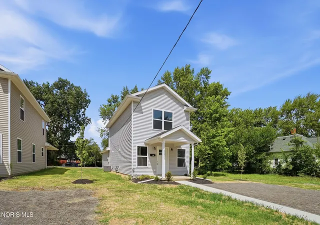 Photo 3 of Single family home for sale at 810 Holly St, Lima, OH 45804 | MLS# 10011313 | Listing updated on 2026-09-22