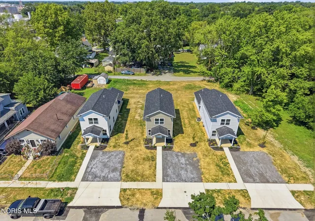 Photo 2 of Single family home for sale at 814 Holly St, Lima, OH 45804 | MLS# 10011314 | Listing updated on 2026-09-22