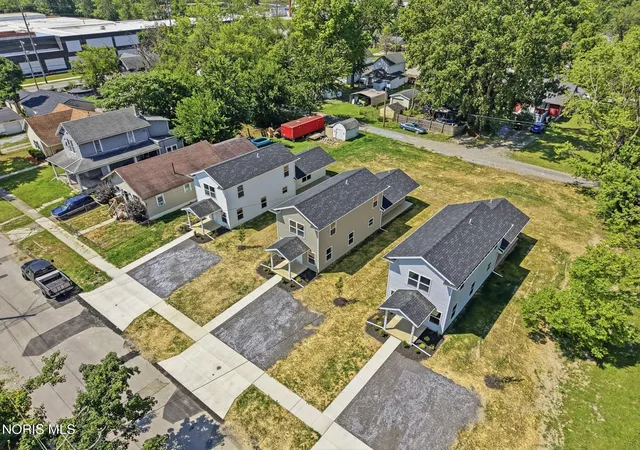 Photo 3 of Single family home for sale at 814 Holly St, Lima, OH 45804 | MLS# 10011314 | Listing updated on 2026-09-22
