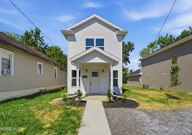 Photo 1 of Single family home for sale at 818 Holly St, Lima, OH 45804 | MLS# 10011316 | Listing updated on 2026-09-22