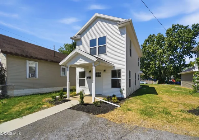 Photo 3 of Single family home for sale at 818 Holly St, Lima, OH 45804 | MLS# 10011316 | Listing updated on 2026-09-22