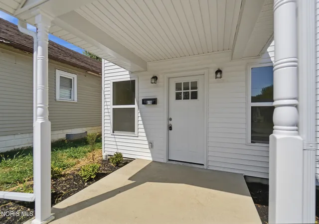 Photo 3 of Single family home for sale at 818 Holly St, Lima, OH 45804 | MLS# 10011316 | Listing updated on 2026-09-22