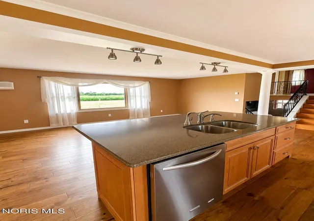 Photo 4 of Single family home for sale at 10721 Crestview Dr, Fostoria, OH 44830 | MLS# 10011341 | Listing updated on 2026-09-03