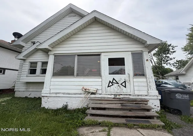 1st image of 920 Berry St, Toledo, OH 43605 | MLS# 10011337