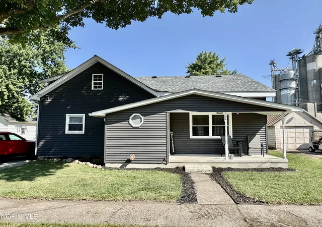 1st image of 304 W Daggett St, Antwerp, OH 45813 | MLS# 10011371