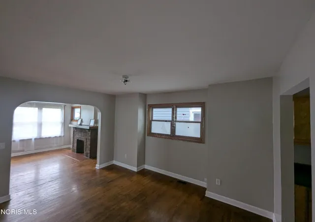 Photo 3 of Single family home for sale at 338 Sheldon St, Toledo, OH 43605 | MLS# 10012367 | Listing updated on 2026-09-08