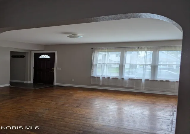 Photo 3 of Single family home for sale at 338 Sheldon St, Toledo, OH 43605 | MLS# 10012367 | Listing updated on 2026-09-08