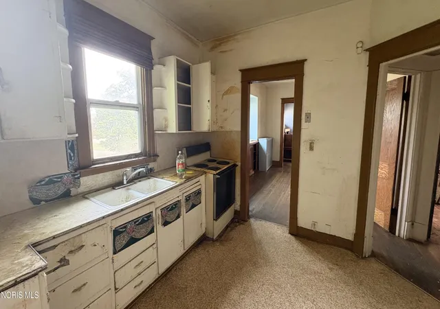 3rd image of 212 Floyd St, Toledo, OH 43620 | MLS# 10011354