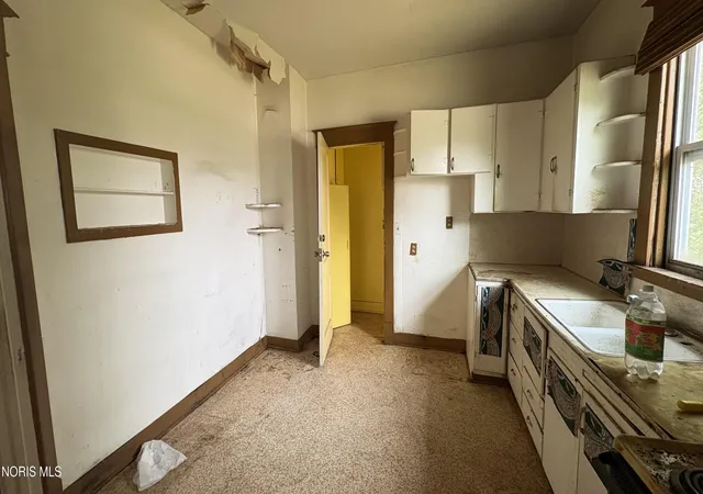 4th image of 212 Floyd St, Toledo, OH 43620 | MLS# 10011354