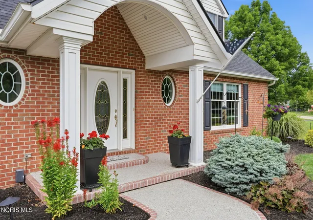 2nd image of 325 Beechmont Dr, Findlay, OH 45840 | MLS# 10011442
