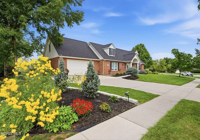 3rd image of 325 Beechmont Dr, Findlay, OH 45840 | MLS# 10011442