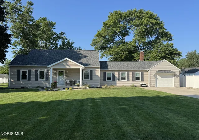 Photo 1 of Single family home for sale at 226 E Plum St, Deshler, OH 43516 | MLS# 10011368 | Listing updated on 2026-09-23