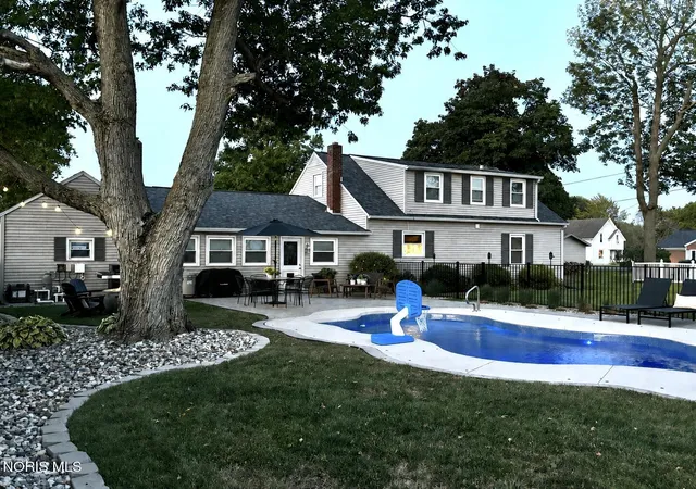 Photo 2 of Single family home for sale at 226 E Plum St, Deshler, OH 43516 | MLS# 10011368 | Listing updated on 2026-09-23