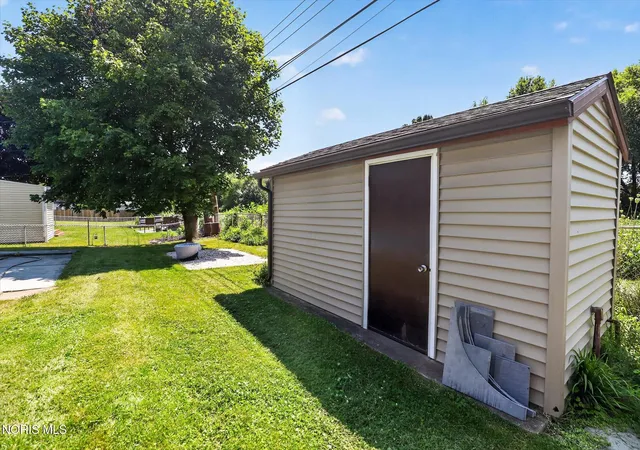 26th image of 110 Harlan Dr, Walbridge, OH 43465 | MLS# 10011384