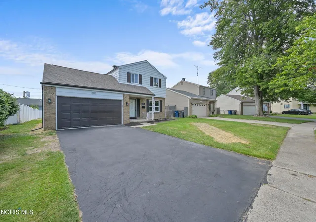 Photo 3 of Sale Pending at 277 Shoreham Ln, Toledo, OH 43612 | MLS# 10011382 | Listing updated on 2026-09-09