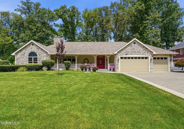 Photo 1 of Single family home for sale at 1406 Forest Park, Findlay, OH 45840 | MLS# 10011391 | Listing updated on 2026-08-10