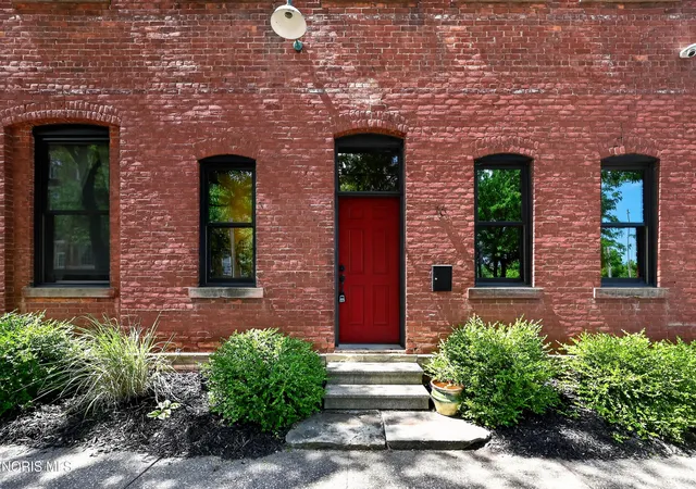 5th image of 16 Broadway St, Toledo, OH 43604