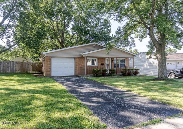 2nd image of 523 Charles Ave, Findlay, OH 45840 | MLS# 10011390