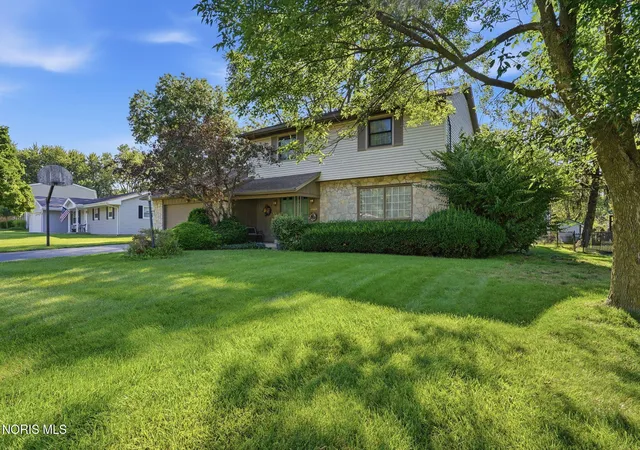 Photo 2 of Single family home for sale at 2415 Sweetwater Rd, Findlay, OH 45840 | MLS# 10011499 | Listing updated on 2026-08-24