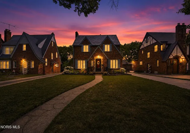 2nd image of 2342 Meadowwood Dr, Toledo, OH 43606 | MLS# 10011531