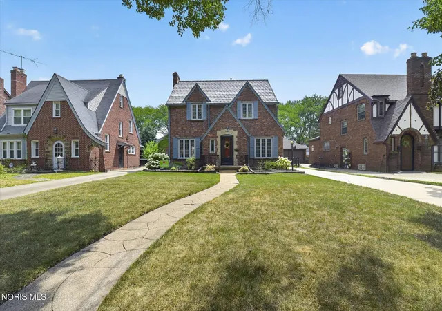38th image of 2342 Meadowwood Dr, Toledo, OH 43606 | MLS# 10011531