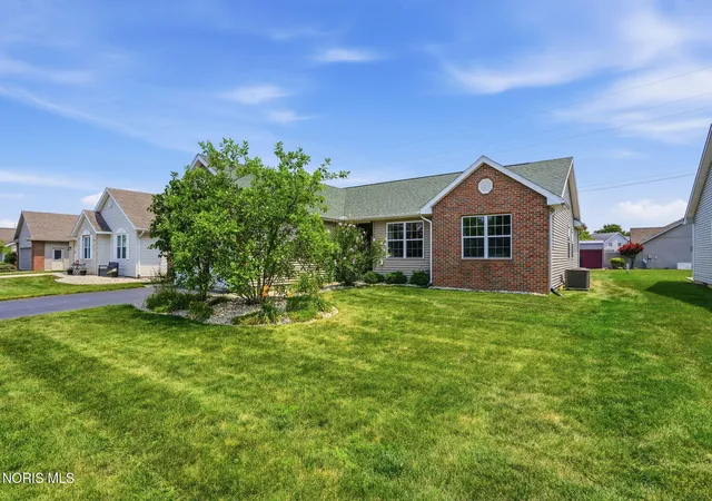 Photo 1 of Single Family Residence at 843 Tarra Oaks Dr, Findlay, OH 45840 | MLS# 10011379 |  | Sold on 2026-09-03