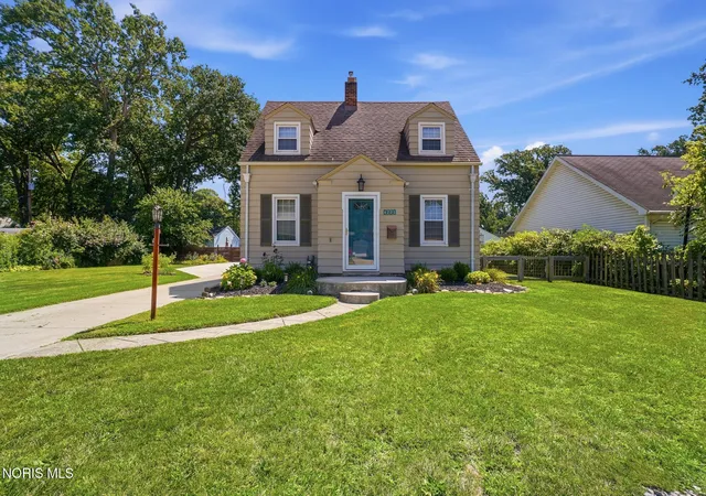 Photo 1 of Single family home for sale at 4221 Rugby Dr, Toledo, OH 43614 | MLS# 10011385 | Listing updated on 2026-09-08