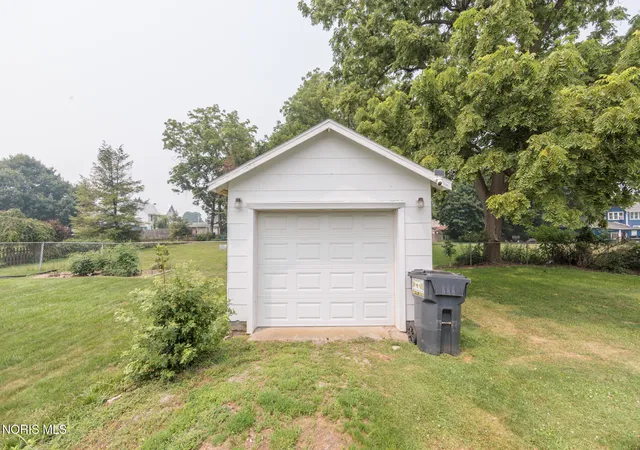 Photo 5 of Single family home for sale at 118 Hickory St, Bellevue, OH 44811 | MLS# 10011397 | Listing updated on 2026-08-26