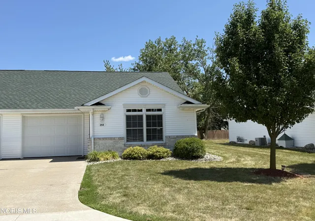 1st image of 253 Briarheath Dr, Defiance, OH 43512 | MLS# 10011457