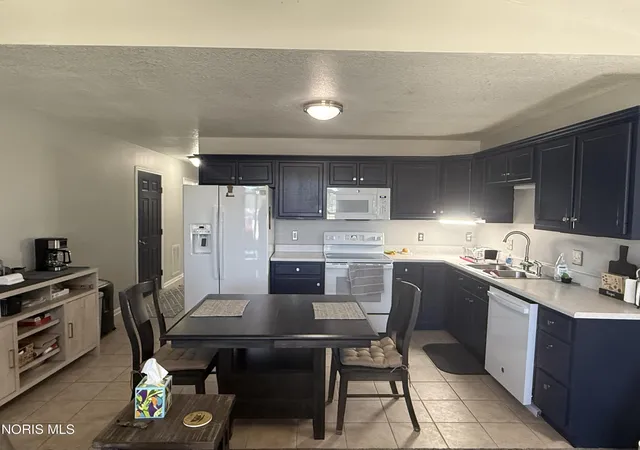 3rd image of 253 Briarheath Dr, Defiance, OH 43512 | MLS# 10011457