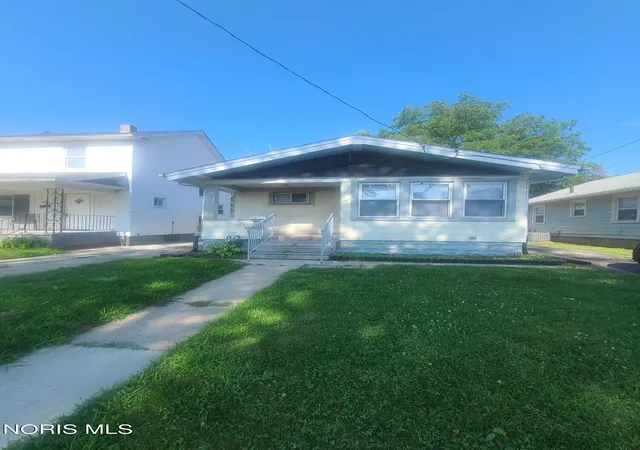 Photo 3 of Single family home for sale at 1023 Elysian Ave, Toledo, OH 43607 | MLS# 10011541 | Listing updated on 2026-08-06