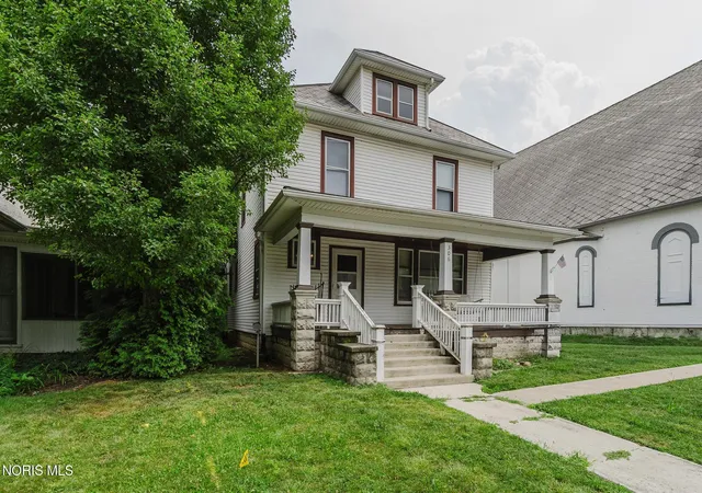 Photo 3 of Single family home for sale at 306 W Sandusky St, Findlay, OH 45840 | MLS# 10011419 | Listing updated on 2026-09-10