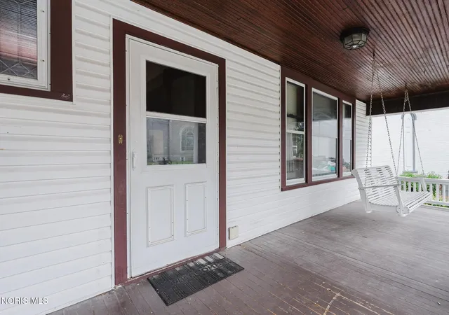Photo 4 of Single family home for sale at 306 W Sandusky St, Findlay, OH 45840 | MLS# 10011419 | Listing updated on 2026-10-07