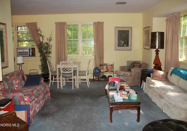 Photo 2 of Single family home for sale at 800 E Broadway Ave, Defiance, OH 43512 | MLS# 10011411 | Listing updated on 2026-08-12