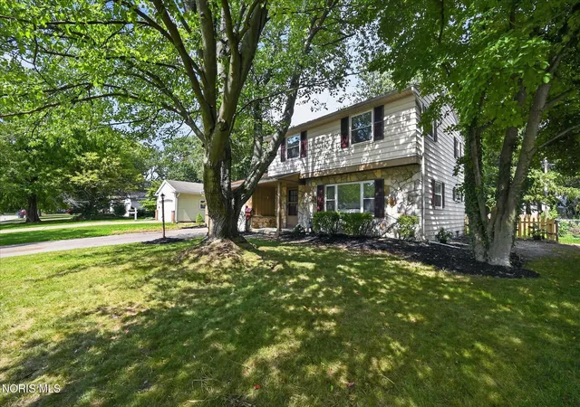 Single family home for sale at 1861 Lynbrook Dr, Toledo, OH 43614 | MLS# 10011462 | Listing updated on 2026-08-11