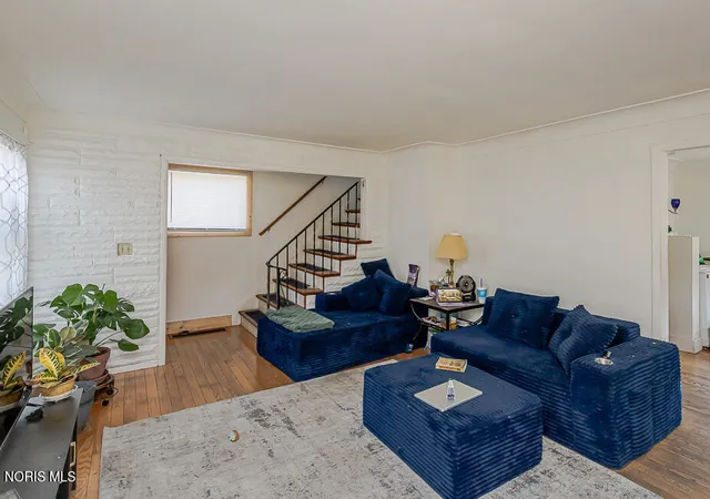 Photo 4 of Single family home for sale at 577 Dover Pl, Toledo, OH 43605 | MLS# 10011703 | Listing updated on 2026-08-17