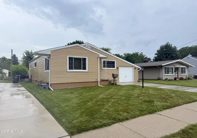 2nd image of 648 Northfield Dr, Maumee, OH 43537 | MLS# 10011448