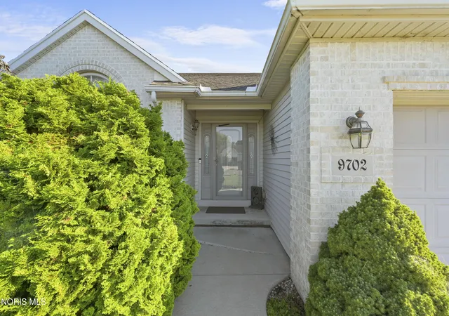 Photo 3 of Single family home for sale at 9702 Belmont Cir, Whitehouse, OH 43571 | MLS# 10011561 | Listing updated on 2026-10-26