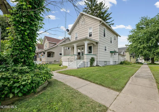 Photo 3 of Single family home for sale at 1030 Stilwell Ave, Fremont, OH 43420 | MLS# 10011456 | Listing updated on 2026-09-28