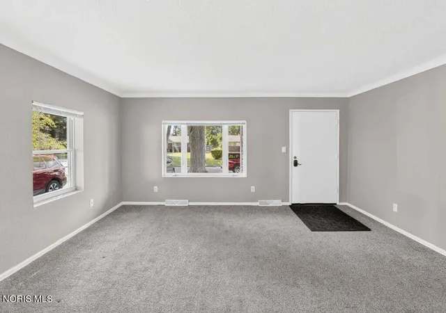 3rd image of 5240 Silvertown Dr, Sylvania, OH 43560 | MLS# 10011512