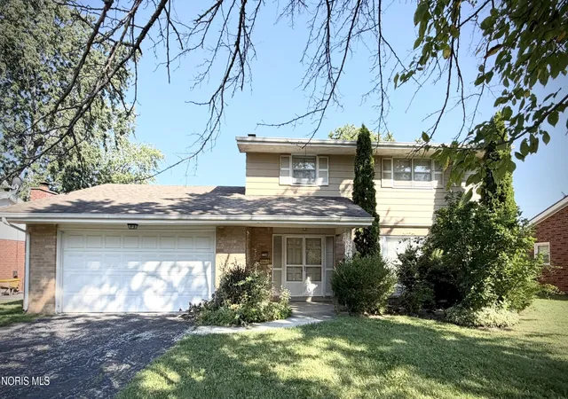 1st image of 1704 Cherry Ln, Findlay, OH 45840 | MLS# 10011476
