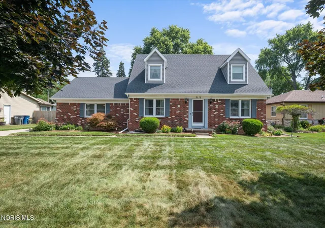 2nd image of 2115 Thornapple Dr, Toledo, OH 43614 | MLS# 10011465
