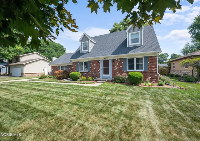 3rd image of 2115 Thornapple Dr, Toledo, OH 43614 | MLS# 10011465