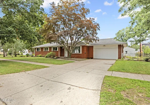 2nd image of 3420 Mapleview Dr, Toledo, OH 43623 | MLS# 10011548