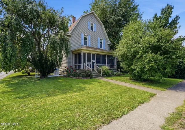 Photo 1 of Single family home for sale at 203 W Jackson St, Fostoria, OH 44830 | MLS# 10011464 | Listing updated on 2026-08-31
