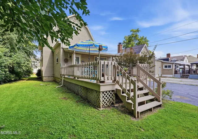 Photo 5 of Single family home for sale at 203 W Jackson St, Fostoria, OH 44830 | MLS# 10011464 | Listing updated on 2026-08-31